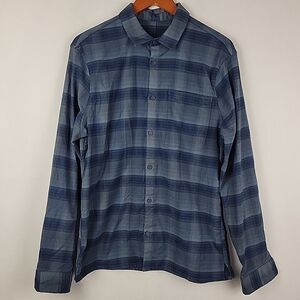 Lululemon Masons Peak Flannel Shirt Mens Small Blue Plaid Button Up Zip Pocket